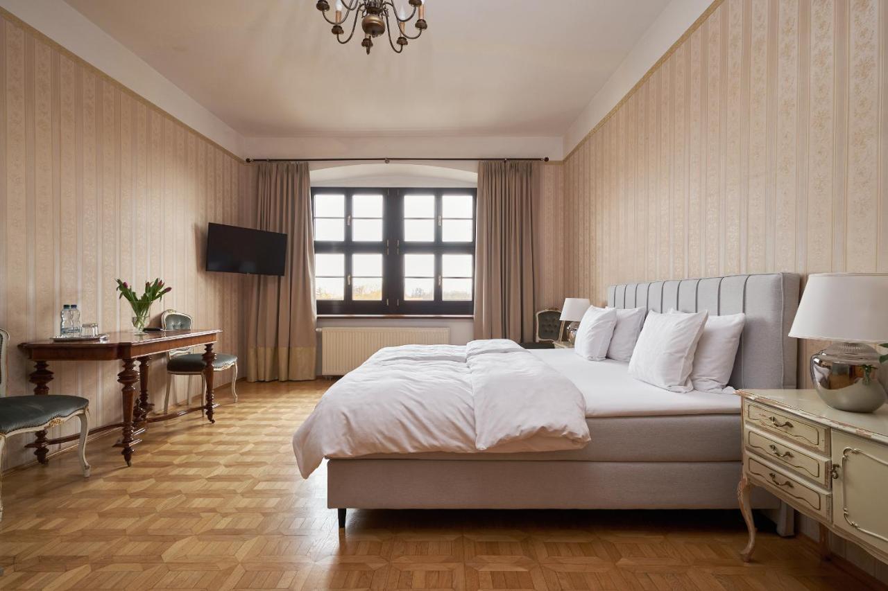 Boutique Palac Warmatowice Sienkiewiczowskie Legnica Kültér fotó
