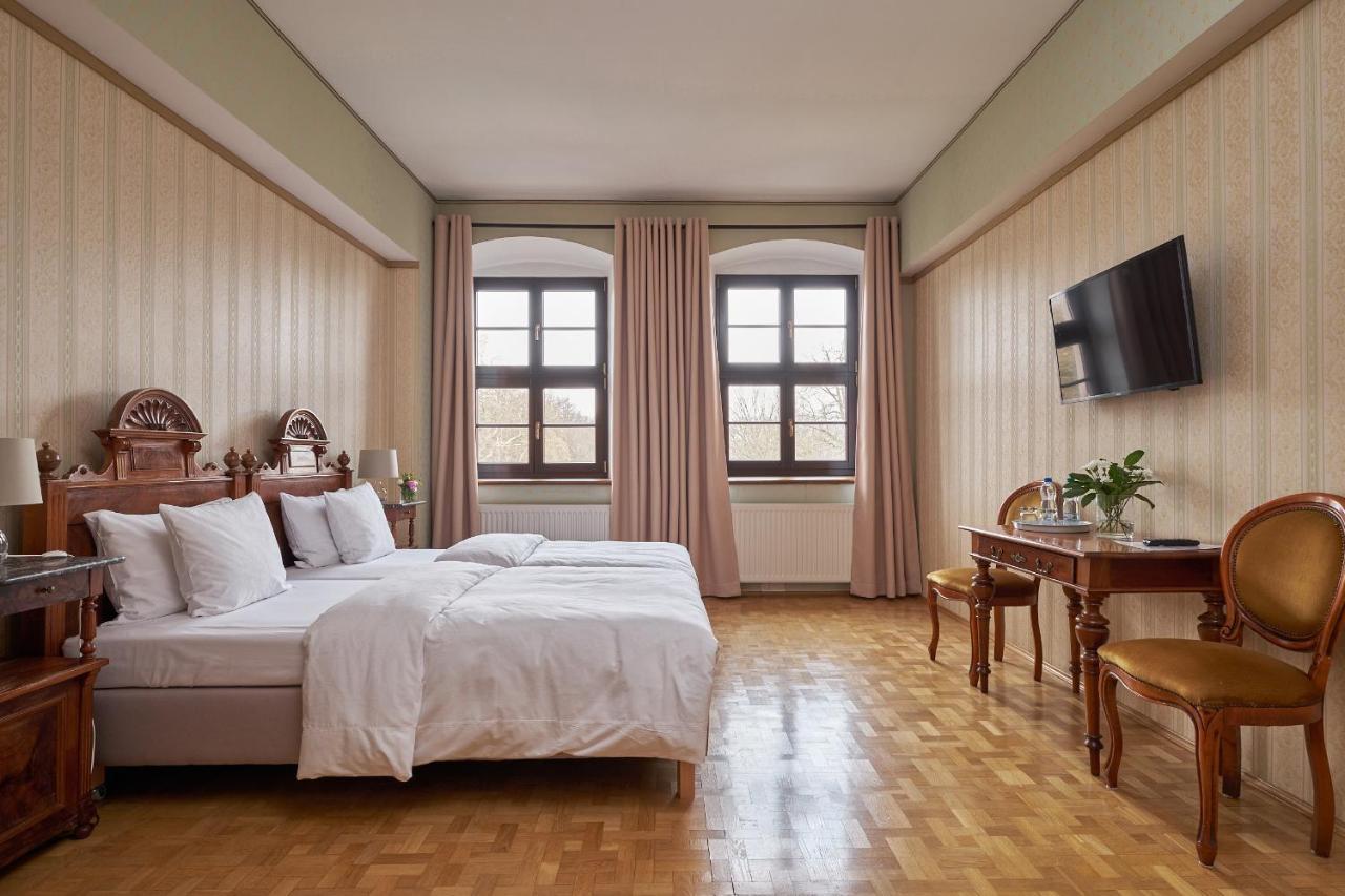 Boutique Palac Warmatowice Sienkiewiczowskie Legnica Kültér fotó