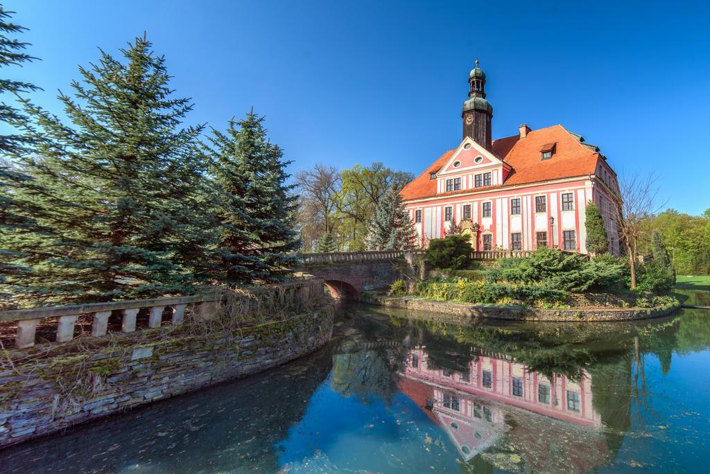 Boutique Palac Warmatowice Sienkiewiczowskie Legnica Kültér fotó